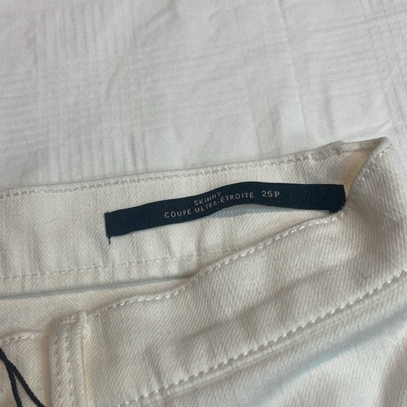 BNWOT Banana Republic Women’s White High Rise Straight Jeans Size 25 Petite - Picture 3 of 7